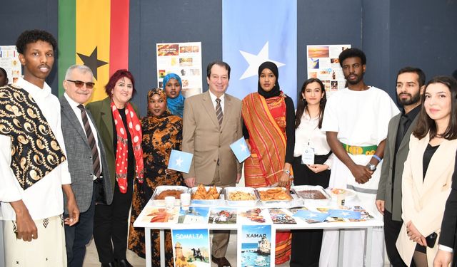 Yabancı öğrenciler Dicle'de kültürlerini tanıttı