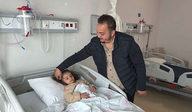 4 yaşındaki çocuğun bağırsağından 8 parça mıknatıs çıkarıldı!