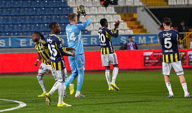 Fenerbahçe sahaya iniyor