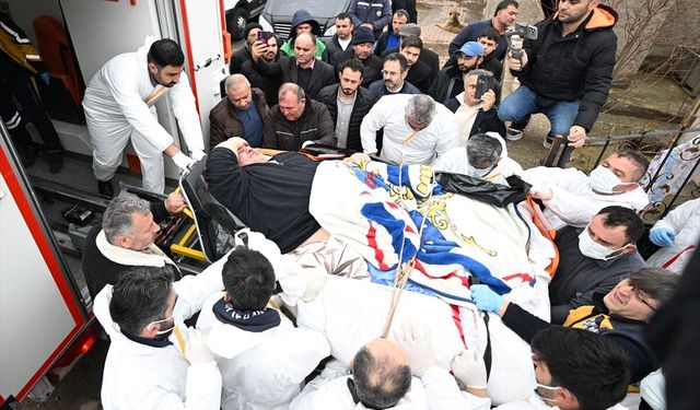 300 kiloluk hasta, özel ekiple evinden çıkarıldı!