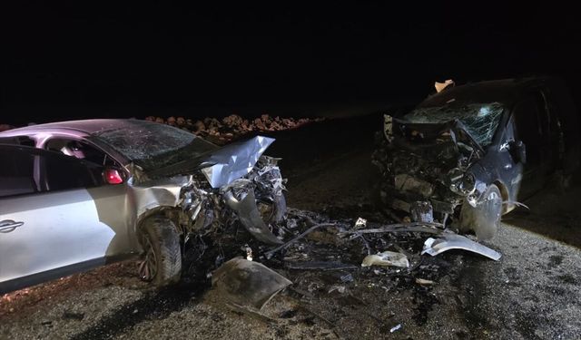 Diyarbakır'da feci kaza: 5 kişi öldü, 2 kişi yaralandı