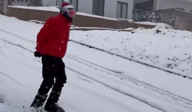 Şehir merkezinde kayak yaptı