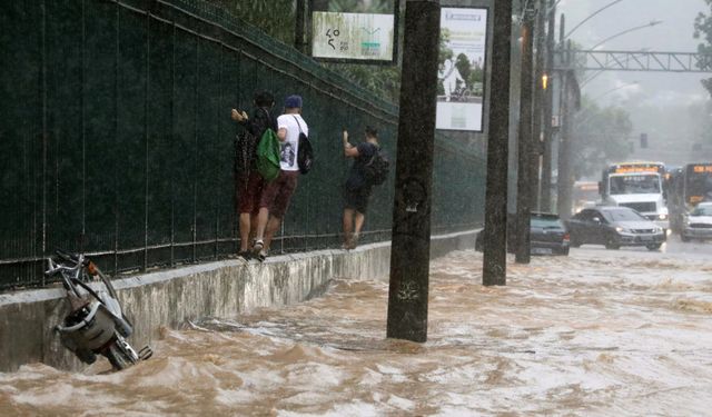 Şiddetli yağışlarda ölenlerin sayısı 30'a çıktı!