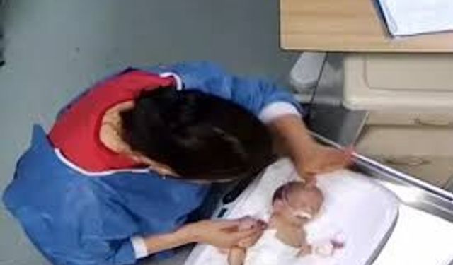 Bebeğe şiddet uygulayan hemşire tahliyesini istedi!