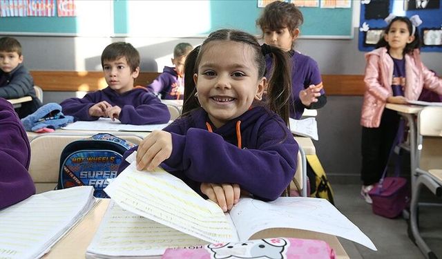 Yarıyıl tatili bitti: Okullarda ilk ders zili yarın çalacak