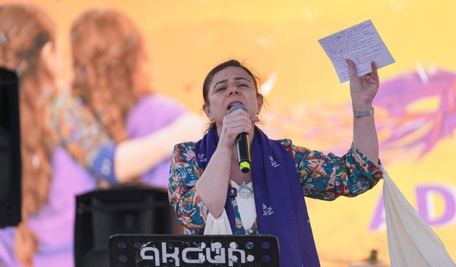 Serra Bucak kadınlara seslendi: ''Her yerde örgütlenelim''