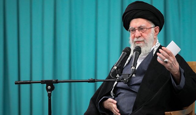 Hamaney’in kızı, damadı, torunu ve gelini hayatını kaybetti