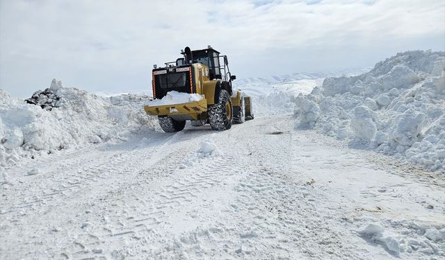 3 ilde 198 yerleşim yerinin yolu kapandı!