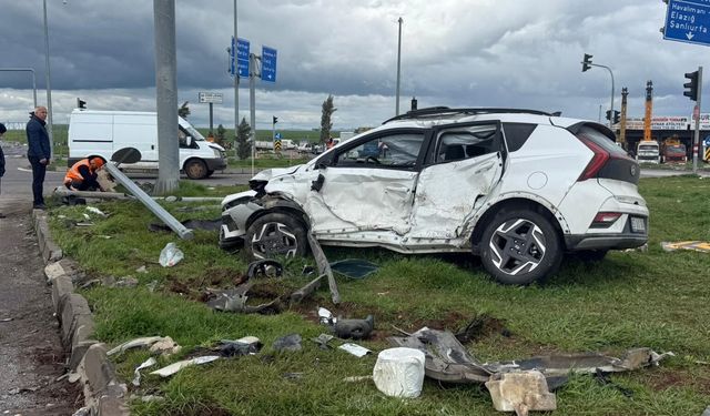 Diyarbakır'da okul servisi kaza yaptı: 13'ü öğrenci 15 yaralı