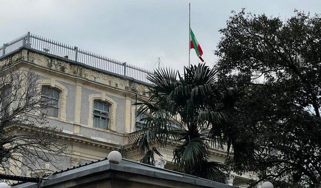 İran Başkonsolosluğu’nda bayrak yarıya indirildi