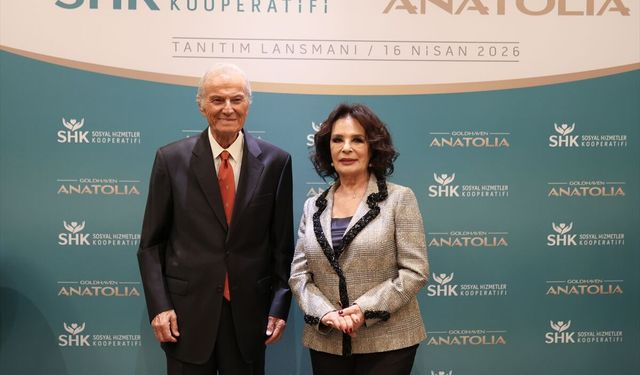 Hülya Koçyiğit ve Ediz Hun yaşlılar için buluştu!