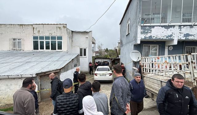 Annesini silahla öldürüp intihar etti!