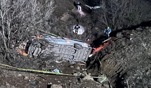 Malatya'da işçi servisi devrildi: 2 ölü, 10 yaralı