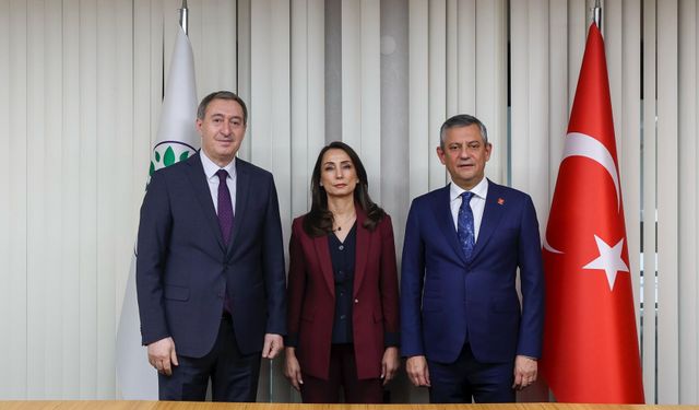 Özgür Özel, DEM Parti'yi ziyaret etti