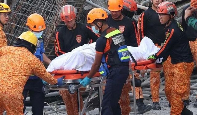 İnşaat halindeki bina çöktü, çok sayıda kişi enkaz altında!