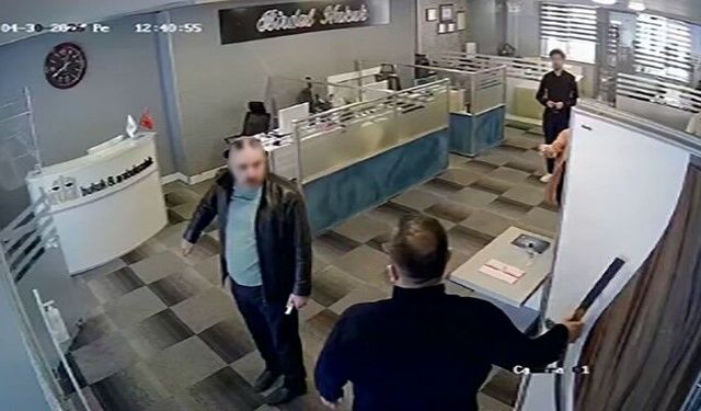 Avukata yapılan bıçaklı saldırının dehşet dolu anları!
