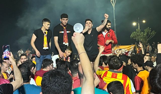 İzmir'de coşkulu kutlama