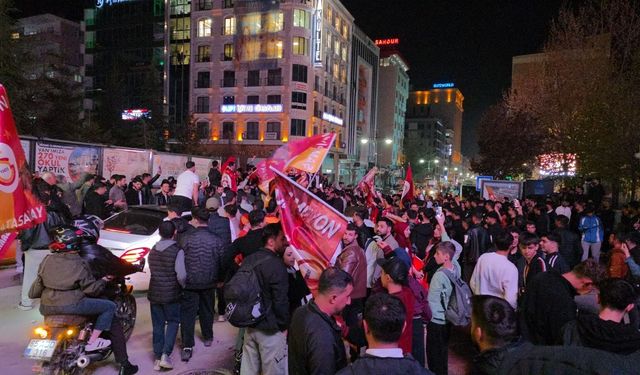 Van'da Galatasaray'ın şampiyonluğu coşkuyla kutlandı