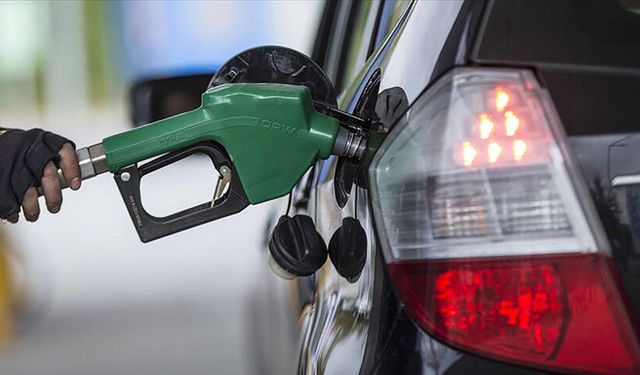 100 liralık banknot artık 1 litre mazot alınacak