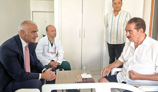 Bakan Ersoy'dan sanatçı İbrahim Tatlıses'e "geçmiş olsun" ziyareti