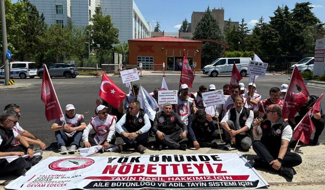 YÖK önünde idari personel eylemi!