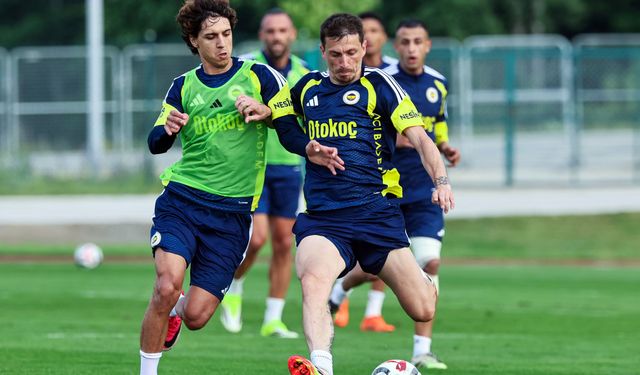 Fenerbahçe, günü çift antrenmanla tamamladı