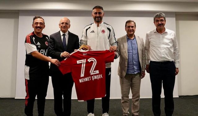 Bakan Şimşek, Batman Petrolspor'u ziyaret etti