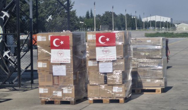 Venezuela'ya 16,4 ton insani yardım gönderildi!