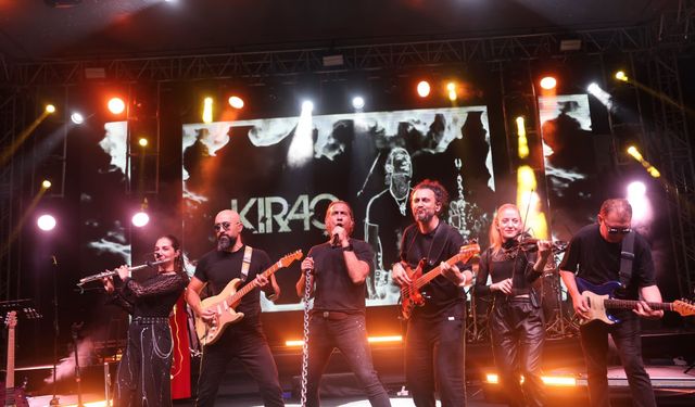 Osmaniye’de Kıraç konserine binlerce kişi akın etti
