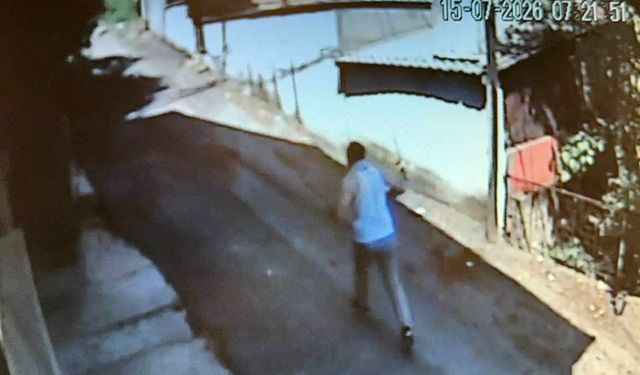 'Dur' ihtarına uymadı, kadınları araçta bırakıp kaçtı!