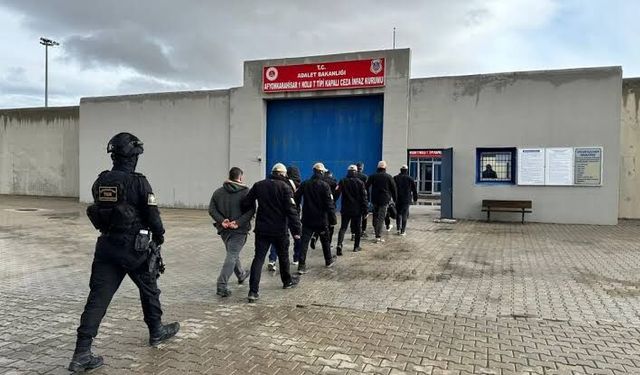 Firariye dünyada kaçış yok: 526 suçlu Türkiye'ye getirildi