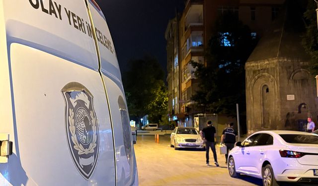 Biber gazı sıktılar, bıçakla saldırdılar: Cinayet kamerada