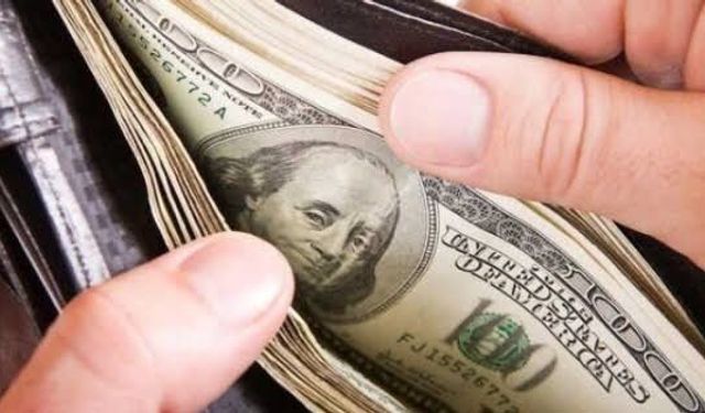 Dolar/TL'de yatay seyir