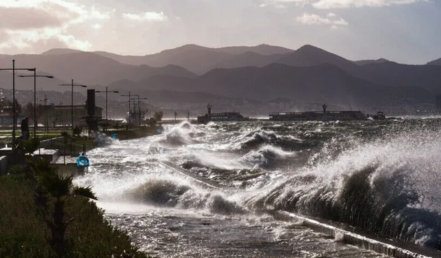 Meteorolojiden denizlerde fırtına uyarısı