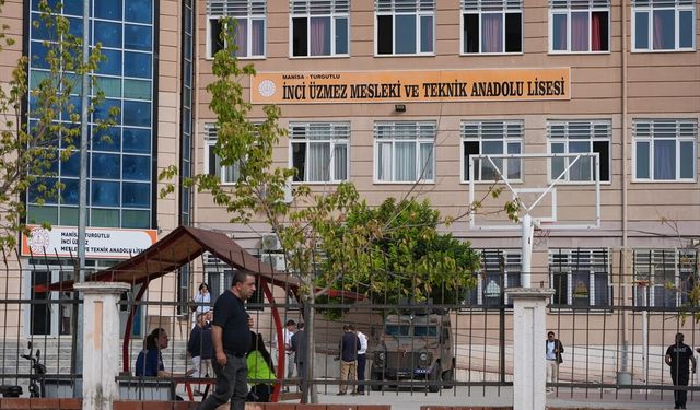 Manisa'da yaralanan 3 öğrencinin tedavisi sürüyor, diğer öğrenciler taburcu edildi