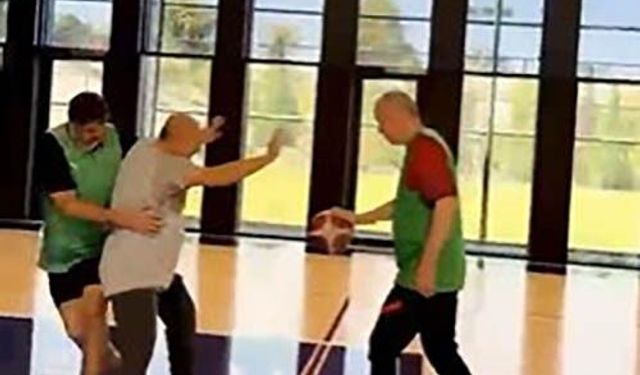 Cumhurbaşkanı Erdoğan basketbol oynadı!