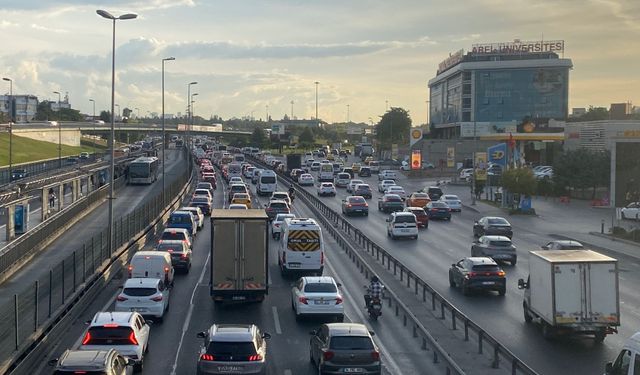 İstanbul’da trafik yoğunluğu okulların ikinci gününde arttı