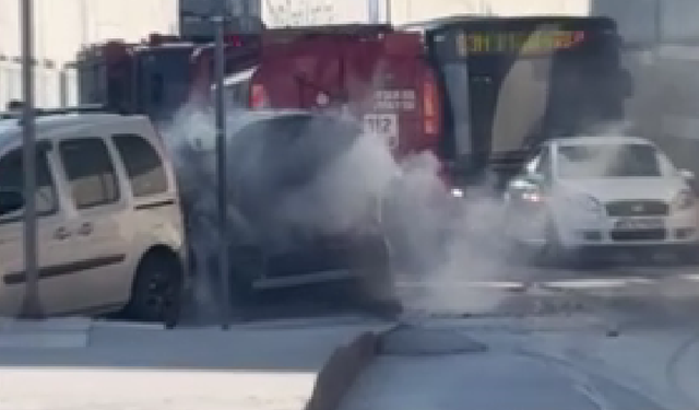Şişli’de otomobil alev alev yandı