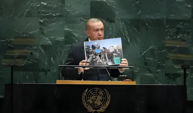 İsrail heyeti Erdoğan konuşurken salonu terk etti