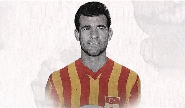 Metin Oktay, vefatının 35. yıl dönümünde kabri başında anıldı