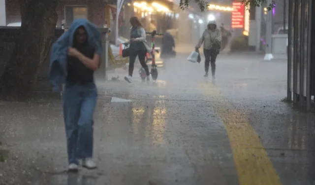 Meteoroloji'den 12 il için sarı kodlu uyarı: Kuvvetli sağanak geliyor