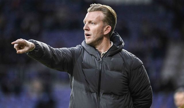 Yeni teknik direktör belirlenene kadar Dirk Kuyt görev yapacak!