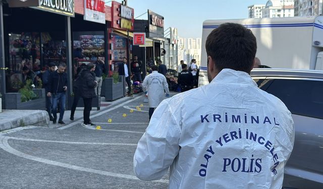 Kuyumcuya silahlı saldırı düzenleyip, gasp ettiği otomobille kaçtı!
