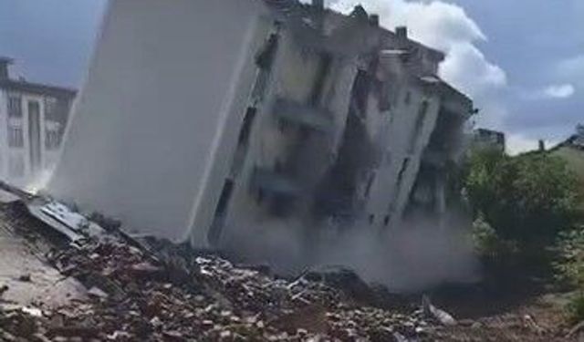 Ağır hasarlı binaya tek dokunuş yetti!