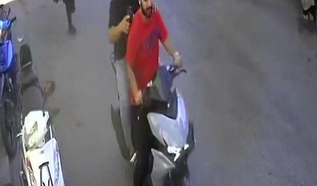 Çantayı kapıp kaçtılar, kadın peşlerinden koştu