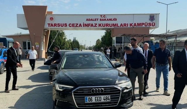 Özgür Özel tutuklu belediye başkanlarıyla görüştü!