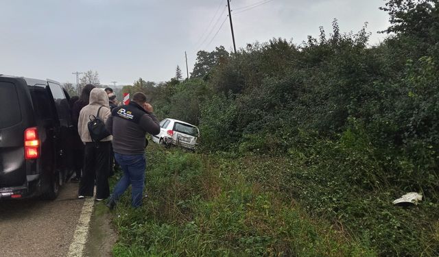 Sinop'ta otomobil şarampole uçtu: 4 yaralı