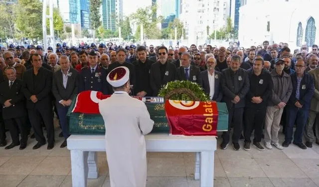 Sanatçı Göksel Arsoy son yolculuğuna uğurlandı