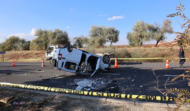Nevşehir’de refüje çarpan araç takla attı