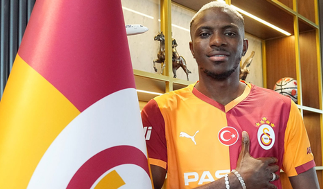 Victor Osimhen'in sahalara dönüş tarihi belli oldu!